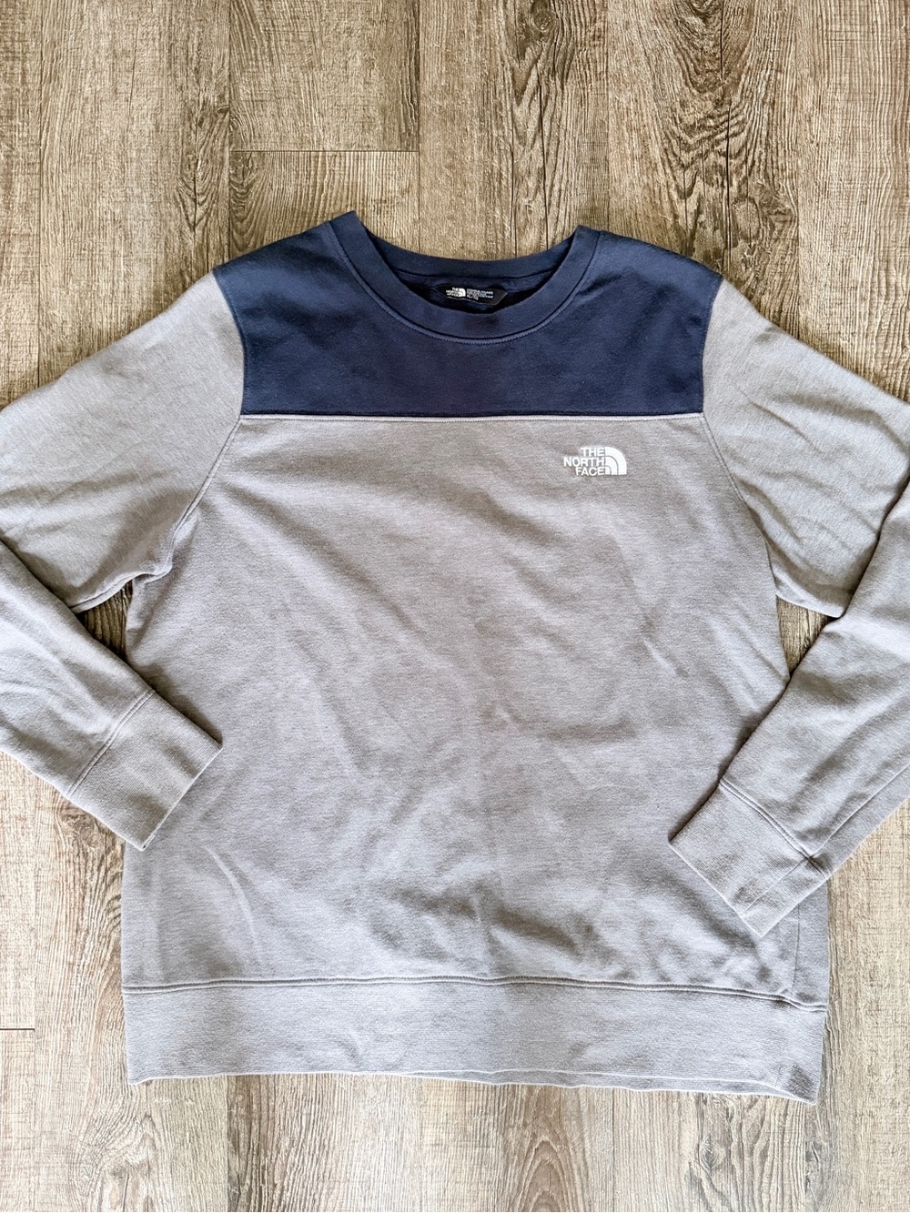 The North Face woman’s Two-Tone Crewneck Sweater - Grey & Navy